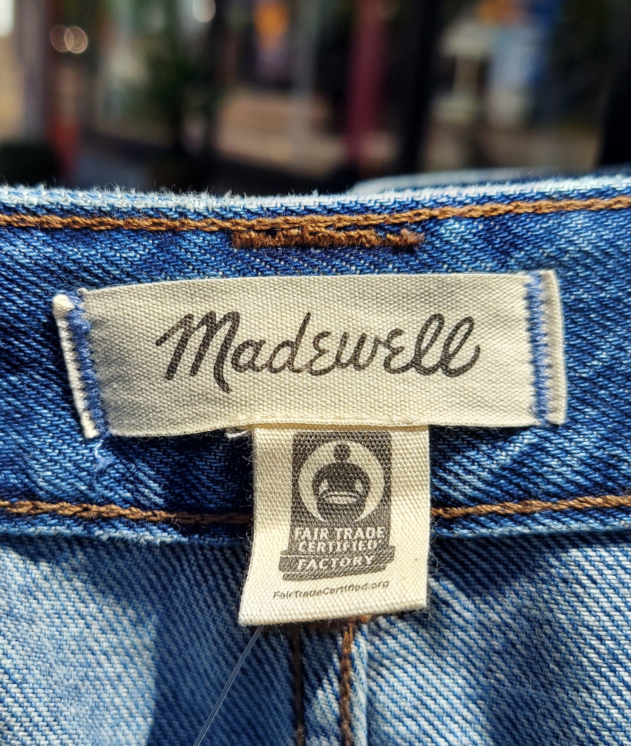 Madewell The Darted Barrel Leg Jeans Sz. 32