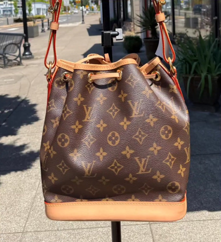 LOUIS VUITTON NOE BB Monogram Canvas/Leather Bucket Bag M46983